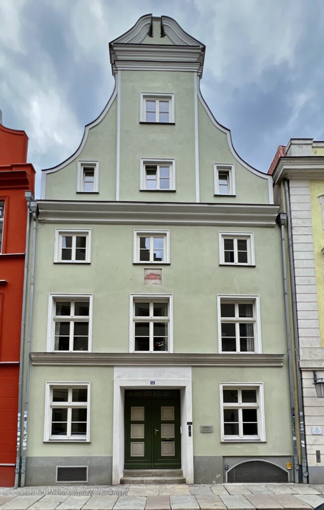 Moenchstrasse 12 1