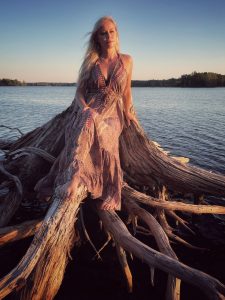 SOFIA TALVIK | Americana / Folk with swedish roots