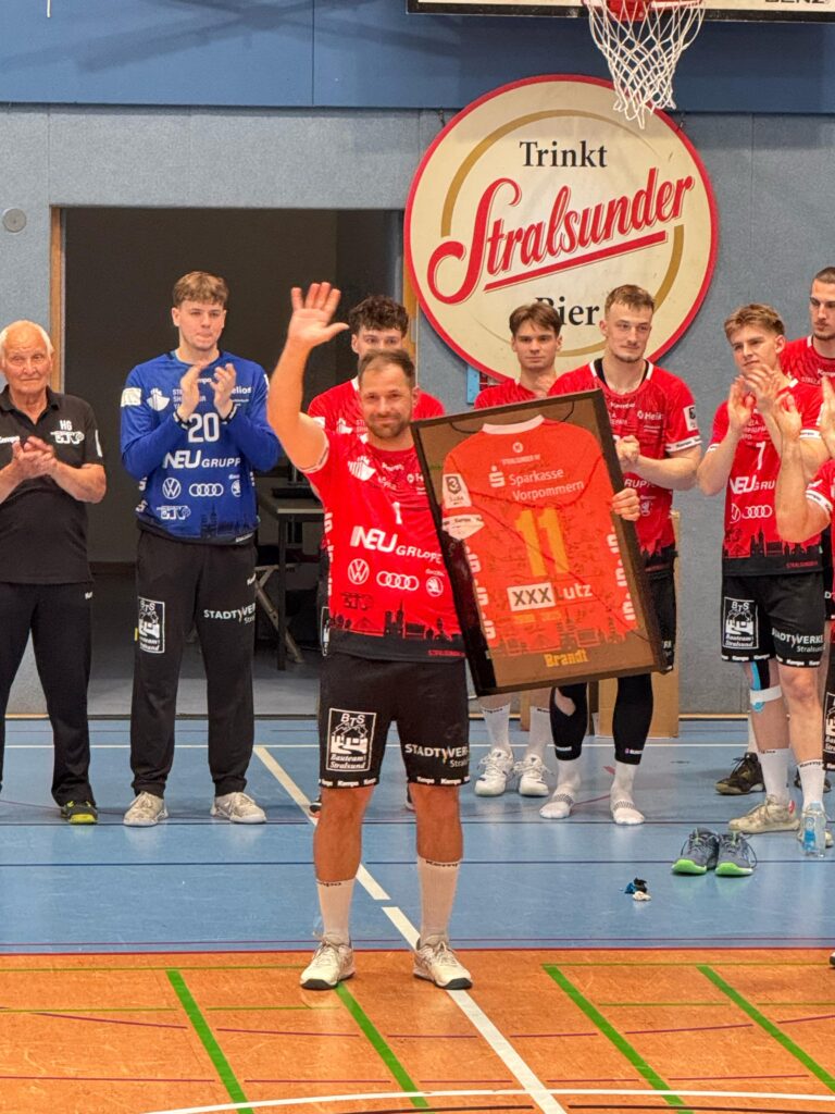 Emotionaler Derbysieg und Abschied: SHV gewinnt letztes Heimspiel der Saison gegen Empor Rostock 5 1000119931