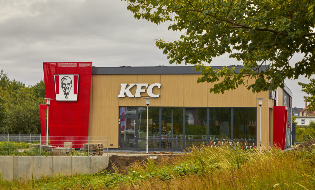 Wind, Wellen und Wings: KFC bringt Kentucky Fried Chicken nach Stralsund 4 KFC Stralsund Eroeffnung © KFC Deutschland 4