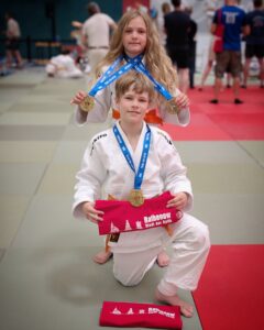 Stralsunder Judo-Club im Goldrausch: Fünfmal Gold für Geschwister Noack an einem Wochenende!