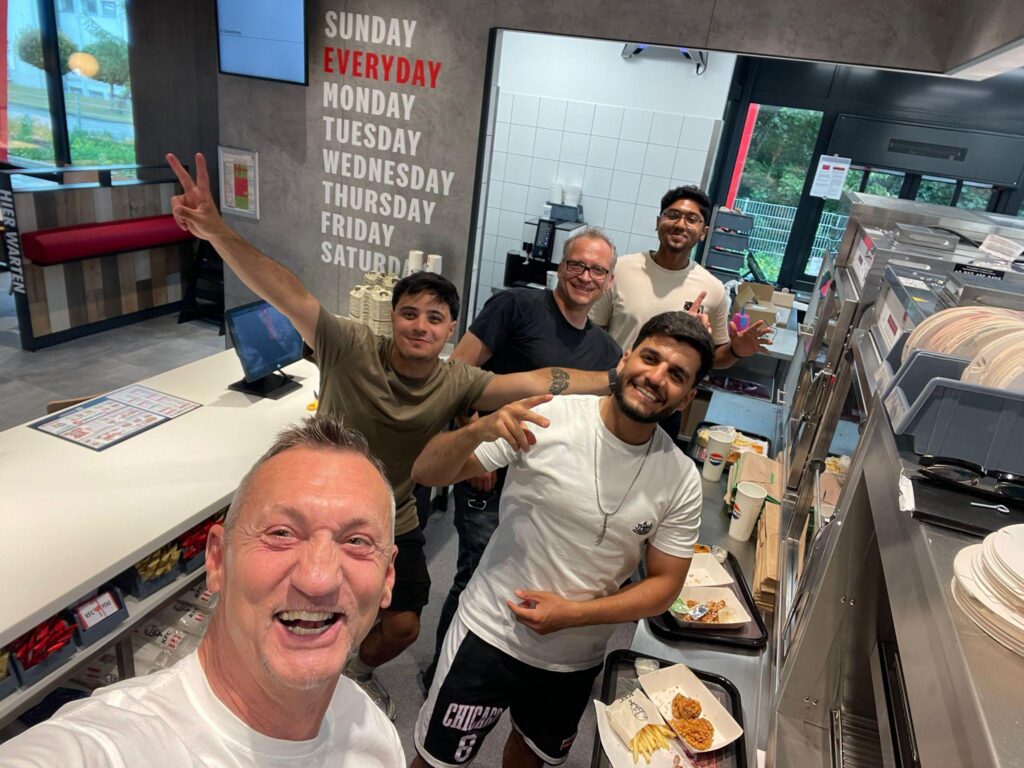 Wind, Wellen und Wings: KFC bringt Kentucky Fried Chicken nach Stralsund 7 WhatsApp Image 2025 07 16 at 13.56.42 1 1