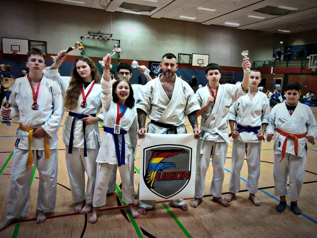 0 02 05 e88d5c897f3da0388b9c79c04e3bd86b5884bd8da4f60fd1f204183cb3a16338 d2e7d573f187b710